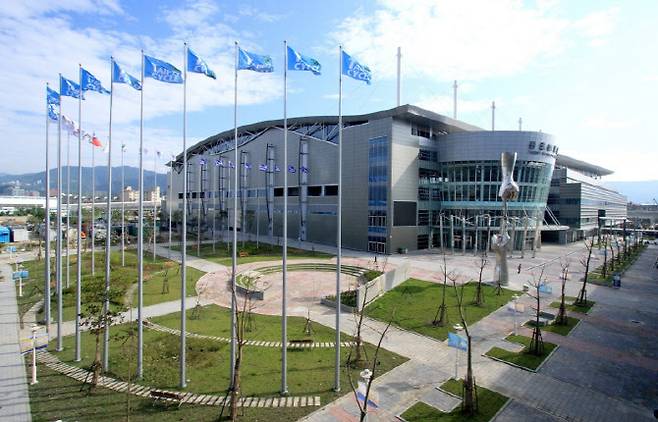 타이페이 난강구에 위치한 난강 전시센터의 전경