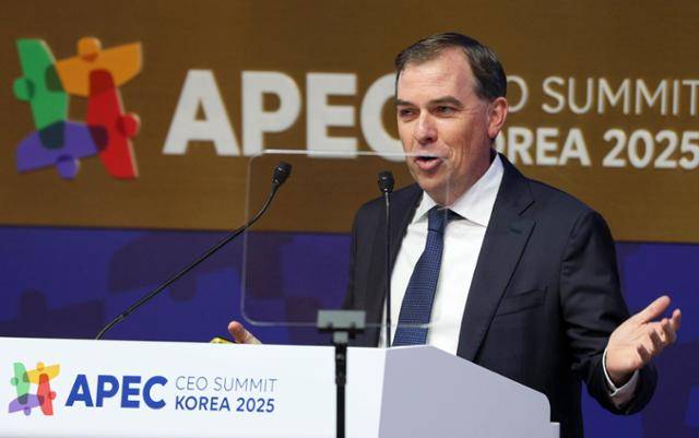 맷 가먼 AWS 최고경영자(CEO)가 지난해 10월 29일 경북 경주 예술의전당에서 열린 '2025 아시아태평양경제협력체 최고경영자 서밋(APEC CEO SUMMIT)'에서 주제발표 하고 있다. 경주=정다빈 기자