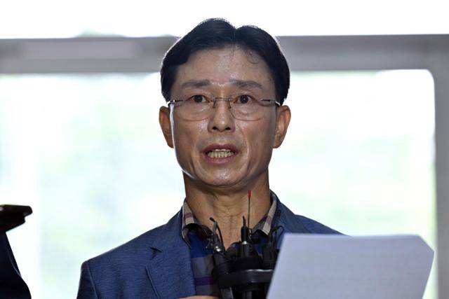 채상병 사건 관련 업무상과실치사 혐의를 받는 임성근 전 해병대 1사단장이 지난해 8월 11일 서울 서초구 순직해병 특검 사무실에서 출석 조사 전 입장을 밝히고 있다. 강예진 기자