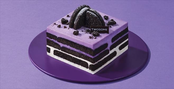 투썸플레이스가 출시한 우베 아이스박스 케이크. /투썸플레이스 제공