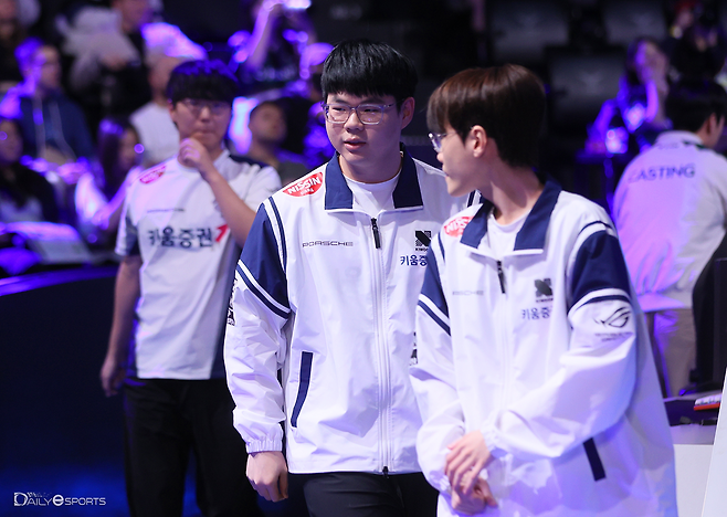 키움 DRX '레이지필' 쩐바오민(가운데).