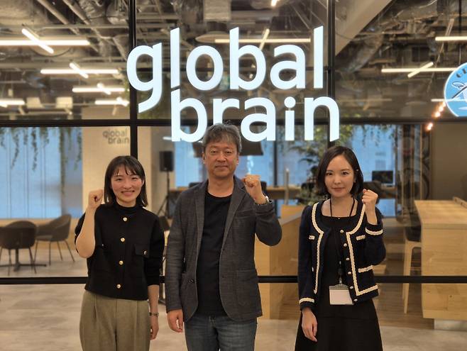 일본 VC 글로벌브레인에서 한일 크로스보더 비즈니스와 투자를 담당하는 주요 인물들. (왼쪽부터) 카토 기린 심사역·쿠마쿠라 지로 제너럴 파트너·김동은 디렉터. (사진=박소영 기자)