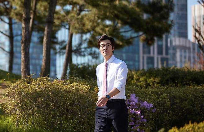 수면 카페가 부상한 배경에는 만성적인 수면 부족 문제가 자리한다. 지난달 10일 슬립테크 기업 에이슬립이 내놓은 ‘2026 대한민국 수면 리포트’에 따르면 한국인의 실제 수면 시간은 5시간 25분 수준인 것으로 나타났다. /사진=클립아트코리아