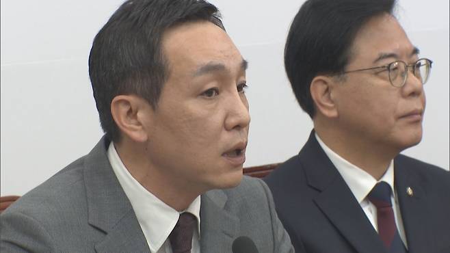 김민수(왼쪽) 국민의힘 최고위원