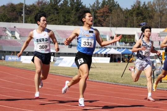 익산 보석배 2026 전국육상경기대회 남고부 100m에서 우승한 최명진(333번). / 사진=연합뉴스