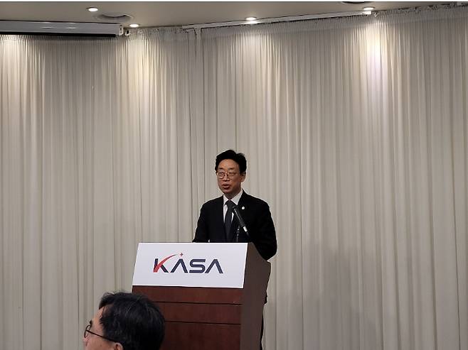 8일 서울 광화문에서 열린 기자간담회에서 모두발언 중인 오태석 우주항공청장. 김기용 기자
