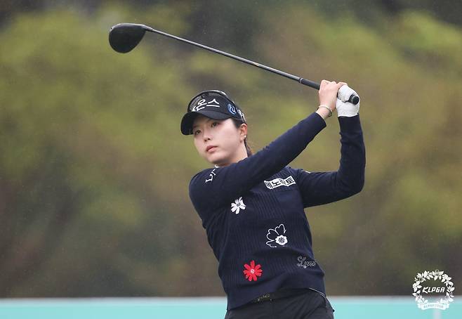 iM금융오픈 2026 1라운드 12번 홀에서 티샷을 하고 있는 최예림. 사진제공 | KLPGA