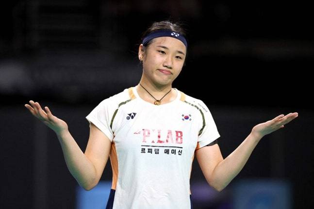 ▲ '셔틀콕 여왕' 안세영은 그랜드슬램 완성을 위한 마지막 퍼즐인 아시아선수권대회 우승을 강하게 열망하면서도 "왕즈이와 결승은 생각지 않고 있다. 다음 경기 상대에만 집중하며 대회를 치러갈 것"이라며 목표와 과정을 두루 고려하겠단 의지를 피력했다. ⓒ연합뉴스/AFP