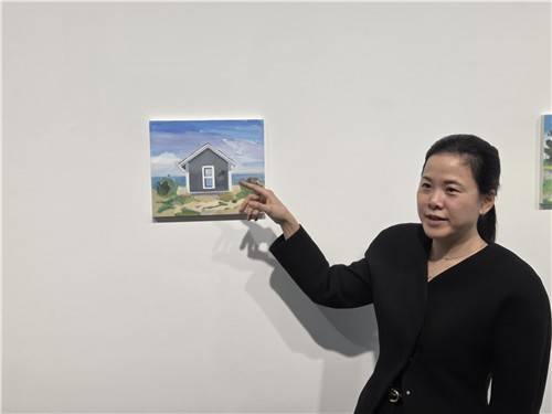 폴라 차이 파트너 (서울=연합뉴스) 박의래 기자 = 폴라 차이 글래드스톤 파트너가 9일 모린 갈라스의 작품에 관해 설명하고 있다. 2026.4.9. laecorp@yna.co.kr