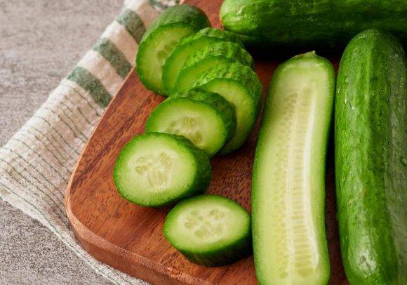 오이는 칼로리가 낮아 다이어트에 좋다. 비타민C, 칼륨 등이 풍부한 알칼리성 식품이다. 사진 = 게티이미지뱅크