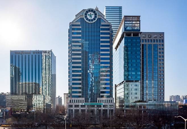 여의도 하나증권빌딩 전경. 코람코 제공