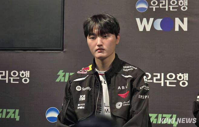 ‘페이즈’ 김수환이 10일 오후 5시 서울 종로구 롤파크 LCK 아레나에서 열린 ‘2026 LCK’ 정규시즌 1라운드 DN 수퍼스와 경기를 마친 뒤 기자회견에 임하고 있다. 김영건 기자