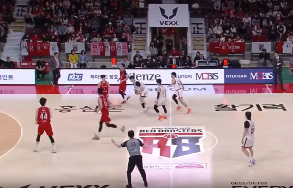 이기려는 의지가 보이지 않았던 양팀의 4쿼터(사진=프로농구 경기 장면)