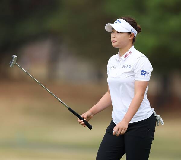 2026년 한국여자프로골프(KLPGA) 투어 iM금융오픈에 출전한 김민솔 프로가 2라운드에서 경기하는 모습이다. 사진제공=KLPGA (사진을 무단으로 사용하지 마십시오.)