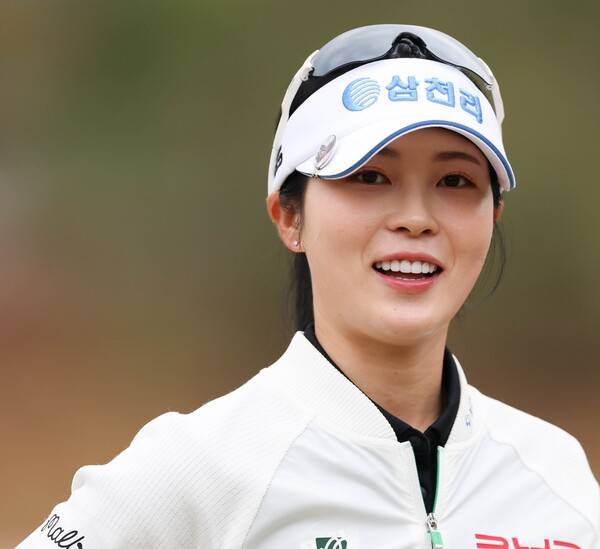 2026년 한국여자프로골프(KLPGA) 투어 iM금융오픈에 출전한 전예성 프로가 2라운드에서 경기하는 모습이다. 사진제공=KLPGA (사진을 무단으로 사용하지 마십시오.)