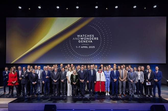 럭셔리 시계 시장에서 4월은 전시(戰時)로 통한다. 2025년 워치스&원더스 제네바 시계 박람회 개막식 현장. 박람회에 참가한 브랜드의 최고경영자들이 한 데 모였다. 올해는 66개 브랜드가 부스를 마련한다. 사진 워치스&원더스
