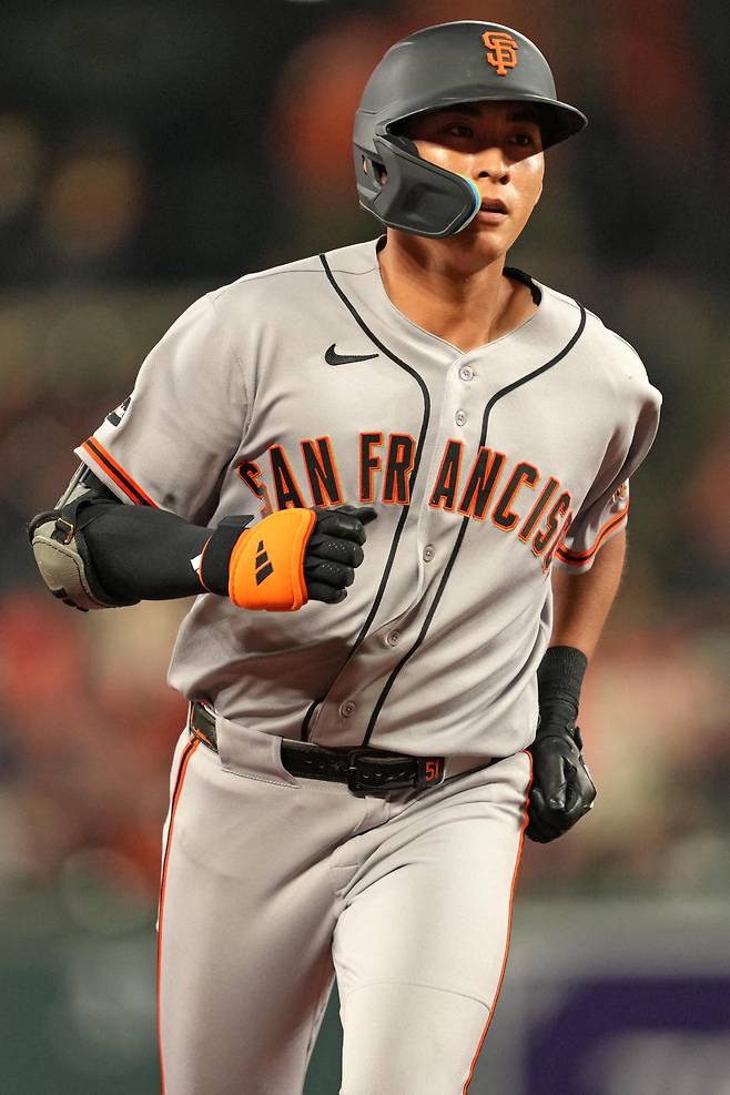 이정후가 11일 미국 메릴랜드주 볼티모어의 오리올 파크 앳 캠든 야즈에서 열린 볼티모어 오리올스와 2026 메이저리그 정규리그 원정 경기에서 7회초 시즌 첫 홈런을 친 뒤 베이스를 돌고 있다. 볼티모어 | Imagn Images연합뉴스