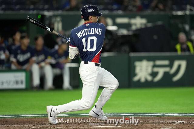 대타로 나서 2루타를 때리는 위트컴./게티이미지코리아