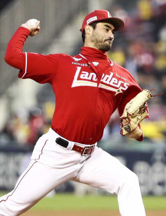 10일 LG전에서 투구를 펼치고 있는 화이트. /사진=SSG 랜더스 제공