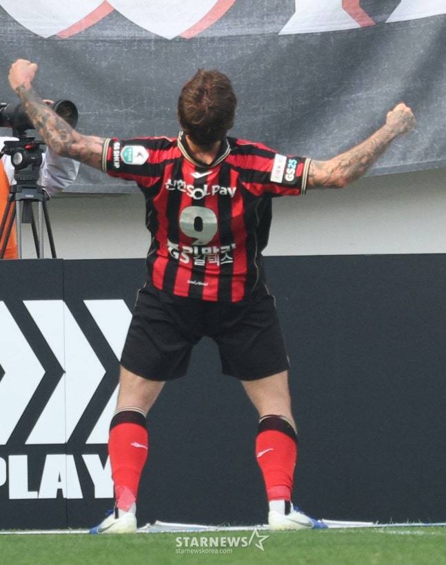 결승골을 넣고 포효하는 클리말라. /사진=김진경 대기자