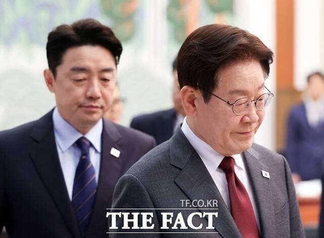 이재명 정부는 지난 9일 '다주택자 양도세 중과 유예 종료 보완방안'을 발표했다. 사진은 이재명 대통령이 지난 1일 청와대에서 열린 비상경제점검회의에 입장하고 있다. /청와대통신사진기자단·뉴시스