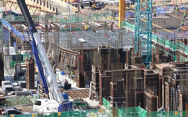 이날 서울 시내 한 아파트 공사장의 모습. 2026.4.8.뉴스1