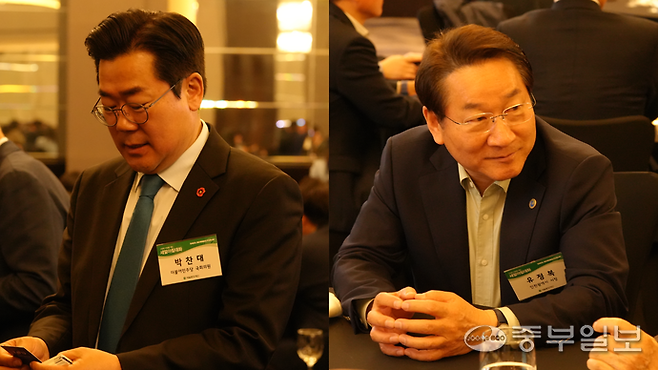 더불어민주당 박찬대 의원(왼쪽)과 국민의힘 유정복 인천시장이 지난 8일 오전 제466회 새얼아침대화 행사장에서 만나 오피니언 리더들과 인사를 나누고 있다. 김종하 기자