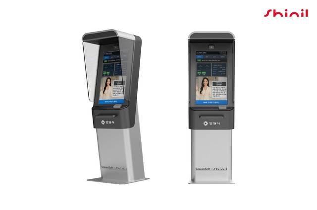 신일전자가 인공지능(AI) 소프트웨어 기업 새움소프트와 함께 버스정류장 환경에 최적화된 ‘AI 휴먼 대화형 키오스크’ 하드웨어 기술을 공개했다. (신일전자 제공)