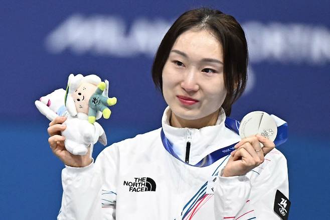 최민정은 2018년 평창 대회부터 2026년 밀라노·코르티나담페초 대회까지 3개 대회 연속 출전해 금메달 4개, 은메달 3개를 품었다. 한국 선수 동·하계 올림픽 최다 메달리스트다. 사진=AFPBB NEWS