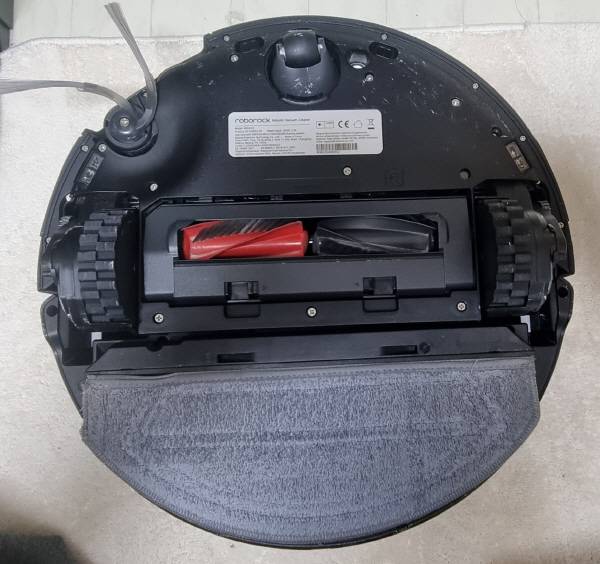 로보락 S10 MaxV Ultra(S10 맥스V 울트라) 몸체 아래편 모습. 정옥재 기자