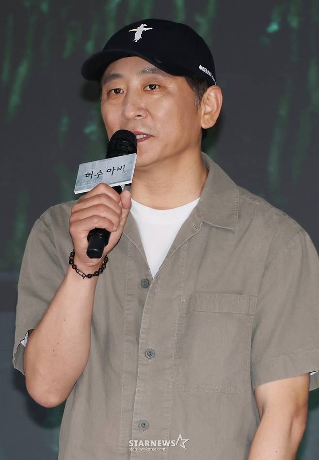 박준우 감독이 13일 오후 서울 구로구 더세인트에서 진행된 ENA 월화드라마 ‘허수아비’ 제작발표회에 참석해 인사말을 하고 있다. /2026.04.13 /사진=이동훈 photoguy@