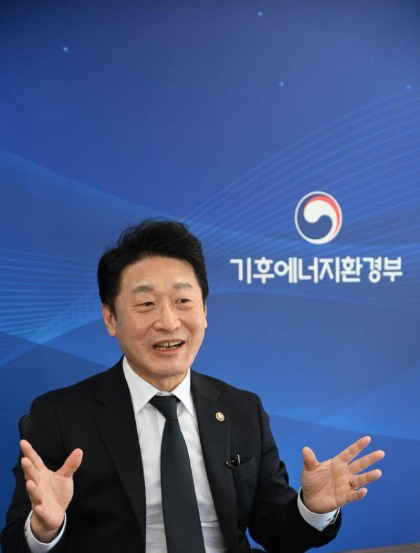 ◇이호현 기후에너지환경부 제2차관이 지난 8일 서울 종로구에서 취재진을 만나 인터뷰하고 있다. 신세희기자