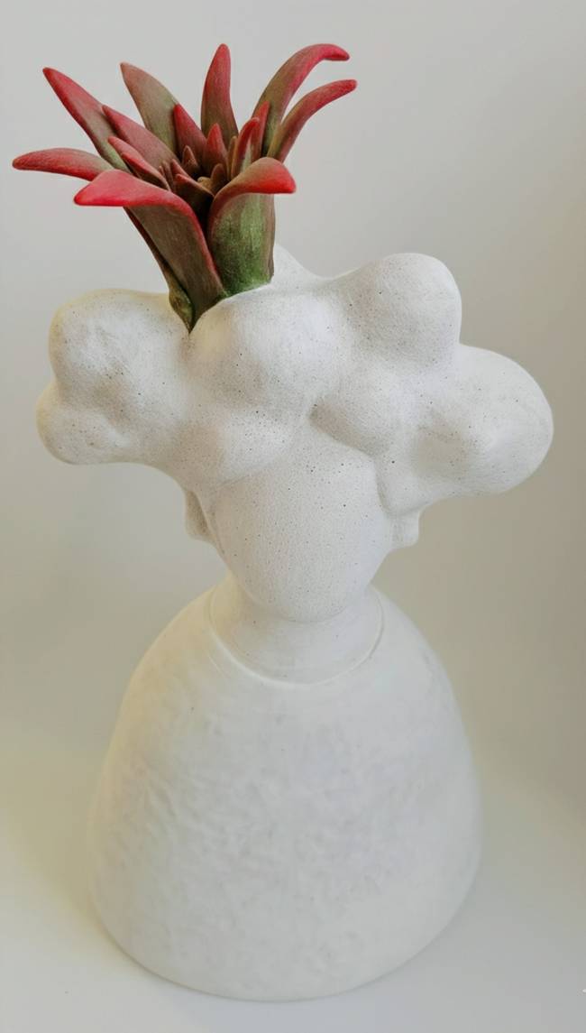 ▲ 이숙영, 발아(發芽), 조합토, 화장토, 색안료, 15x18x25cm