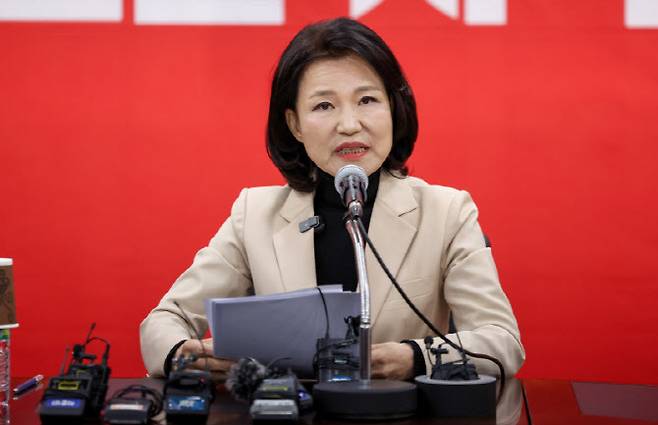 입장 발표하는 이진숙 전 방통위원장(사진=뉴시스)