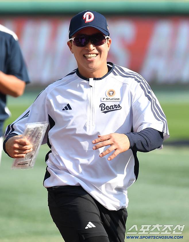 14일 인천 SSG랜더스필드에서 열린 SSG와 두산의 주중 3연전 첫 번째 경기. 밝은 표정으로 훈련하는 두산 손아섭. 인천=송정헌 기자songs@sportschosun.com/2026.04.14/