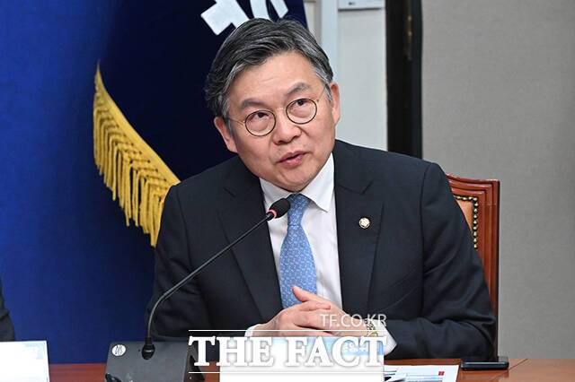 이번 공약 발표를 맡은 국회 보건복지위원회 소속 김윤 의원.