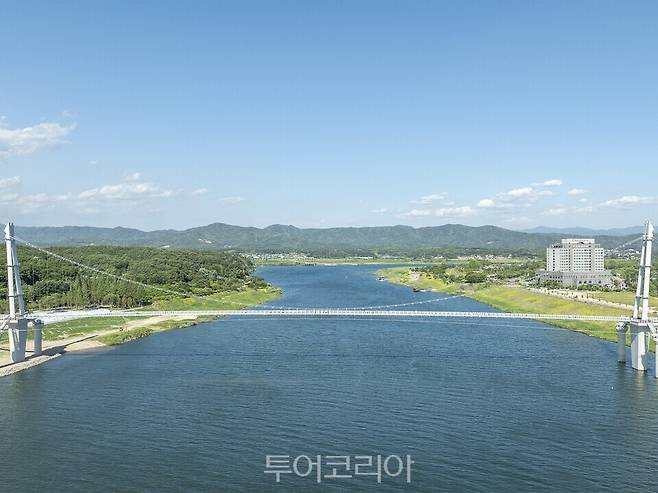 여주 남한강출렁다리 /사진-승우여행사