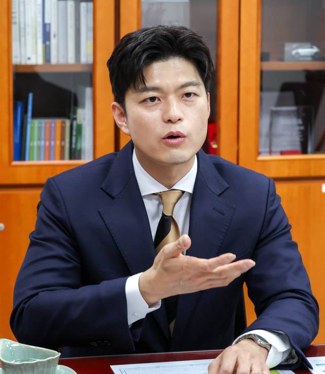 김용태 국민의힘 국회의원이 14일 여의도 의원회관에서 디지털타임스와 인터뷰를 하고 있다. 이슬기 기자 9904sul@