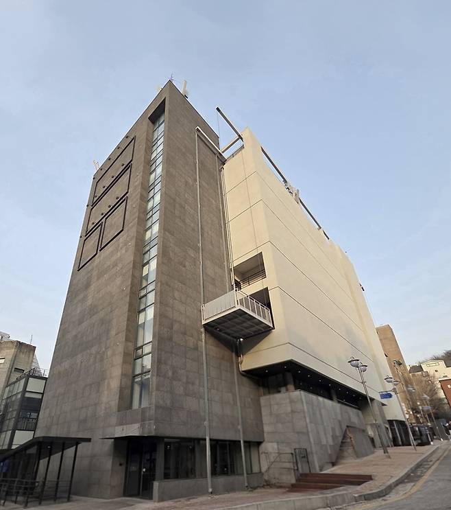 놀유니버스의 뮤지컬 전용극장 ‘NOL 씨어터 대학로’의 건물 모습. 놀유니버스