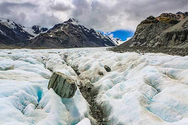 타즈만빙하 고랑.