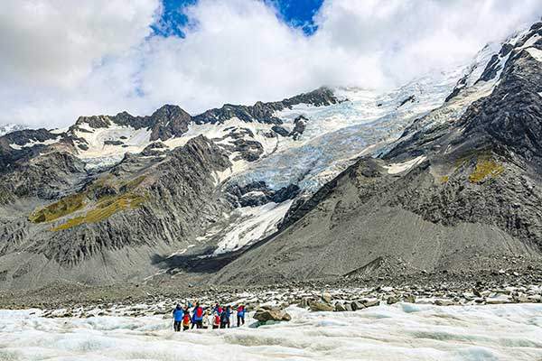 타즈만빙하 위의 빙하.
