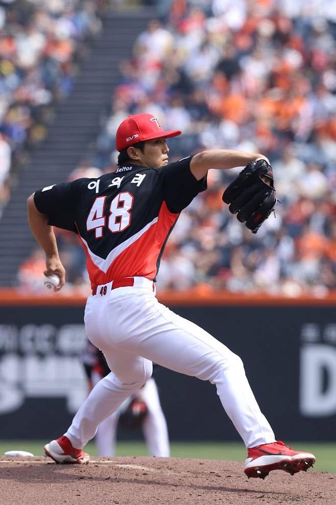 ▲ 올 시즌 초반 상대를 구위로 압도하지 못하며 고전하고 있는 이의리 ⓒKIA타이거즈