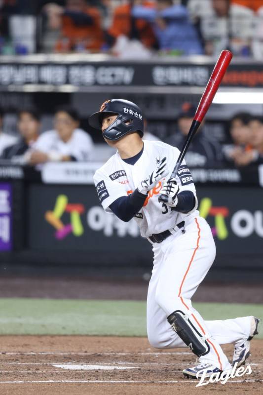 한화 이글스 외야수 이원석이 14일 대전 한화생명 볼파크에서 열린 2026 신한 SOL KBO리그 삼성 라이온즈와의 팀 간 1차전에서 리드오프 겸 중견수로 선발출전, 프로 데뷔 첫 4안타 경기를 기록했다. 사진 한화 이글스