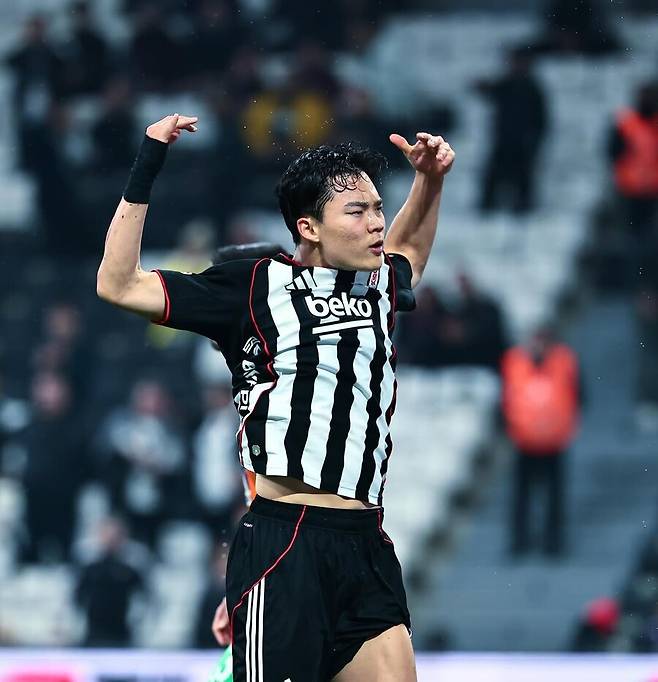 ▲ 오는 6월 개막하는 2026 국제축구연맹(FIFA) 북중미 월드컵도 주요 변수로 떠오른 양상이다. 월드컵은 선수 가치가 급등 또는 급감하는 대표적인 전장이다. 실제 웨인 루니, 하메스 로드리게스, 파비오 칸나바로 등이 월드컵 활약을 계기로 빅클럽 이적을 이뤄냈다. ⓒ 베식타시 SNS