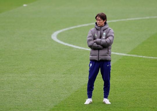 훈련 지켜보는 홍명보 감독. / 사진=연합뉴스