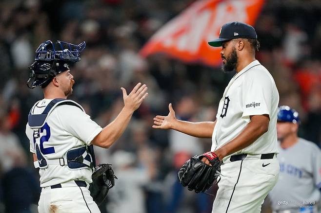 켄리 잰슨(사진 오른쪽). 사진=게티이미지코리아