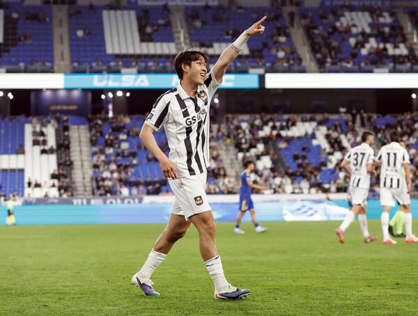 '6승1무 무패 질주' FC서울, 대전하나시티즌 전 앞두고 송민규 멀티골 힘입어 상승세 유지할까...사진은 FC서울 송민규.(사진제공=한국프로축구연맹)