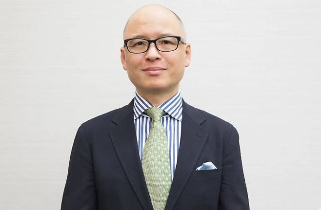 일본 '드래곤자쿠라' 만화 원작자인 미타 노리후사. 실제로 그의 만화를 보고 도쿄대에 들어갔다는 일본 청소년들이 많았을만큼 일본에서 큰 인기를 끌었다. 드래곤자쿠라 재단 홈페이지