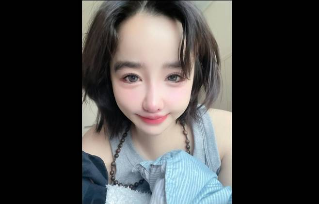 그룹 2NE1 박봄이 또다시 배우 이민호를 언급하며 관심을 모으고 있다. /사진=박봄 인스타그램