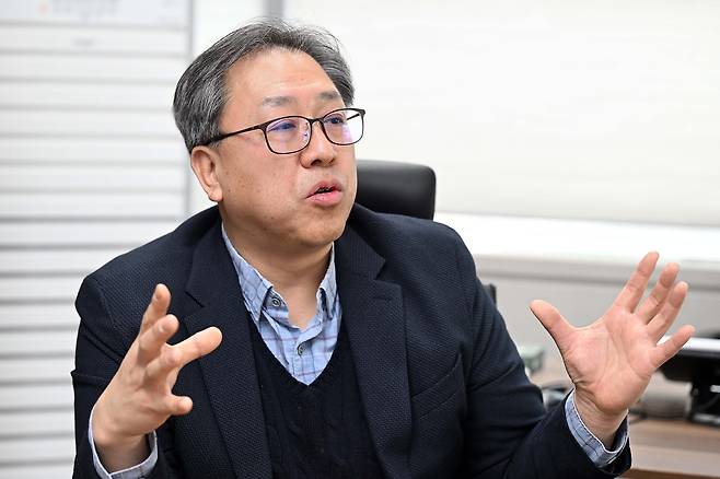 윤성수 LG에너지솔루션 선행공정기술담당 상무가 대전기술연구원에서 서울경제신문과 인터뷰를 하고 있다. 조태형 기자